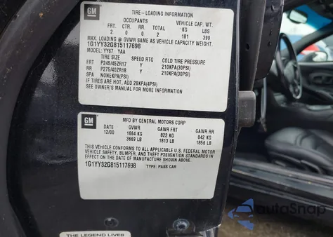 2001 Chevrolet Corvette z USA, uszkodzony, nr VIN 1G1YY32G815117698